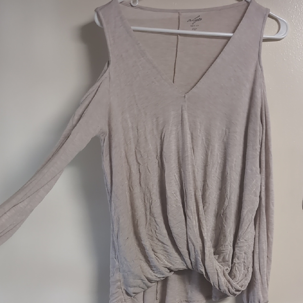 A.‎ Byer Gray Asymmetrical Sleeveless Blouse
